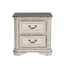 Magnolia Manor - Upholstered Bedroom Set