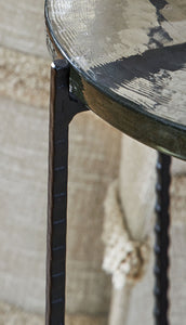Newgoren - Accent Table - Clear / Black