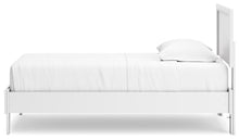 Hallityn - Panel Platform Bed