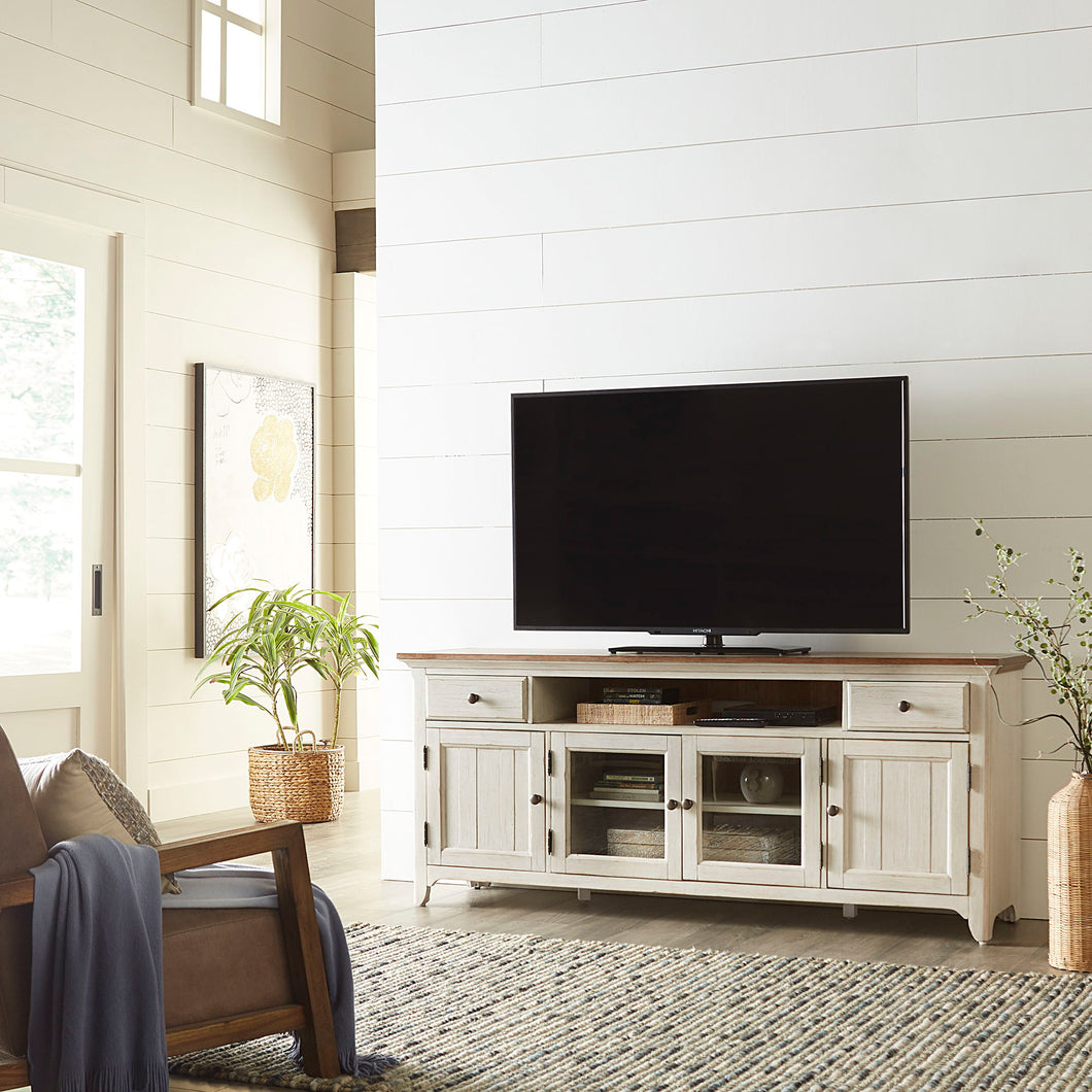 Farmhouse Reimagined - Entertainment 72